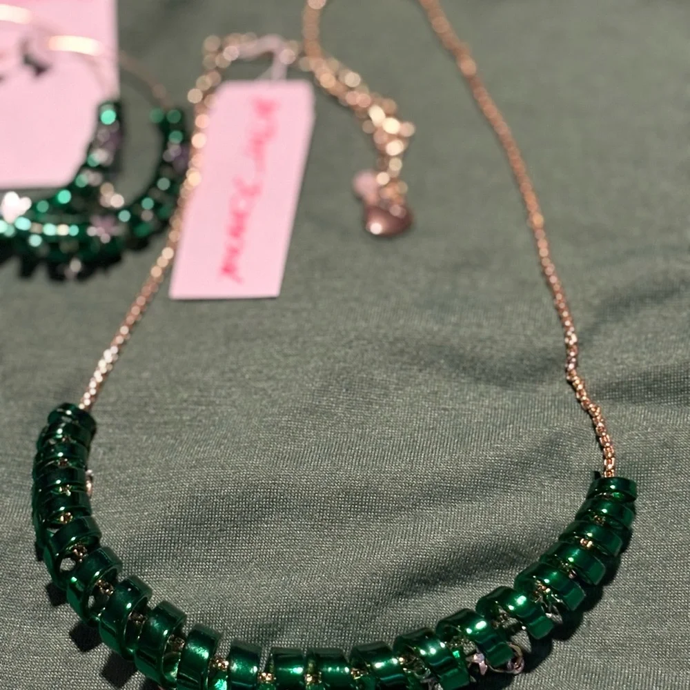 Betsey Johnson Emerald Green Jewelry Set - Picture 5 of 6